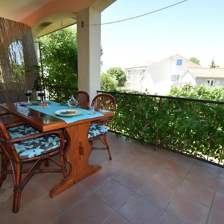 Apartment Jelka Malinska Exterior photo
